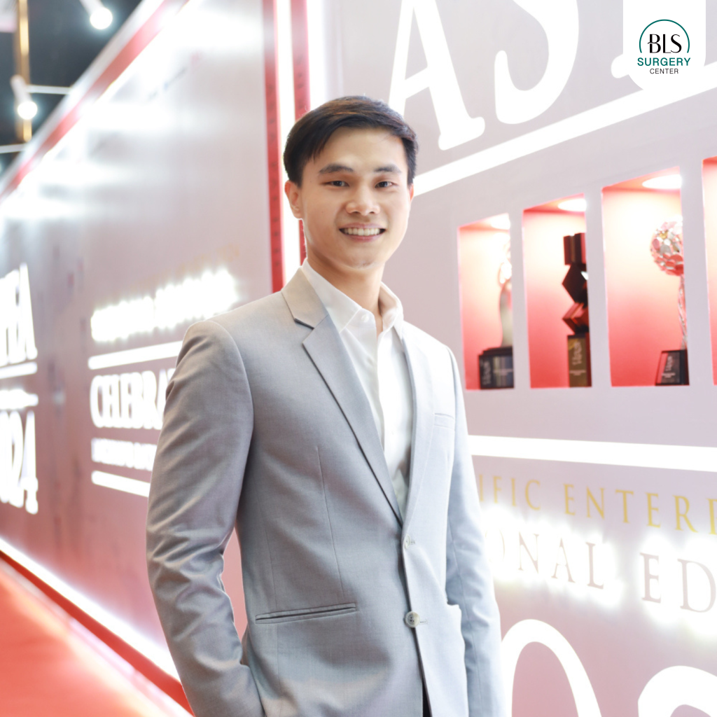นพ.ศุภกร ตั้งจิรคภัณฑ์ (หมอเอิร์ธ ดึงหน้า, หมอเอิร์ธ เสริมหน้าอก) ศัลยแพทย์ตกแต่งเฉพาะทาง